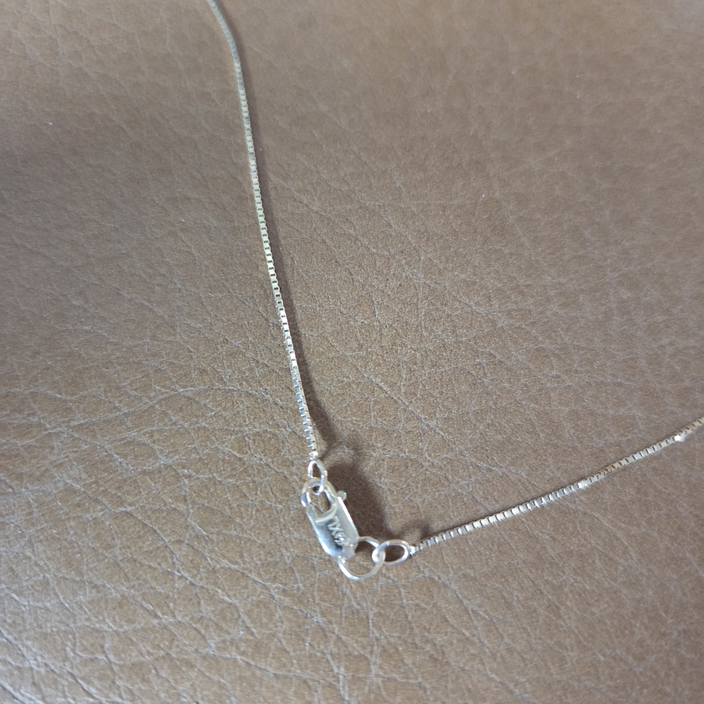 Elegant Gold Pearl Pendant Necklace - Picture 4 of 4